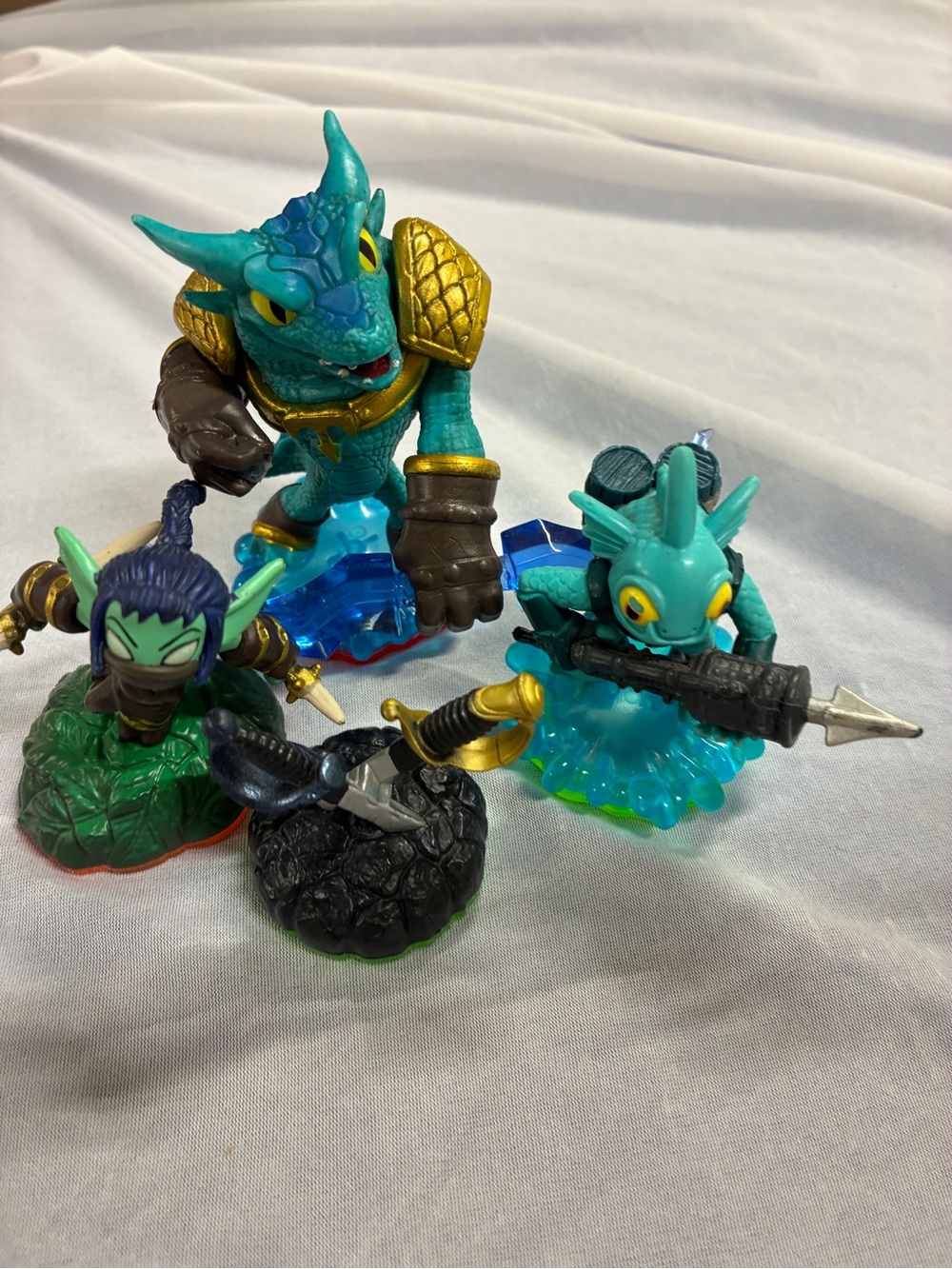 Skylanders Lot of 4 READ